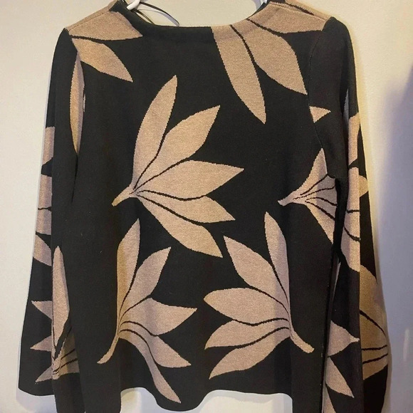 Premise Chic Black and Beige Leaf Pattern Sweater size L - Picture 4 of 4